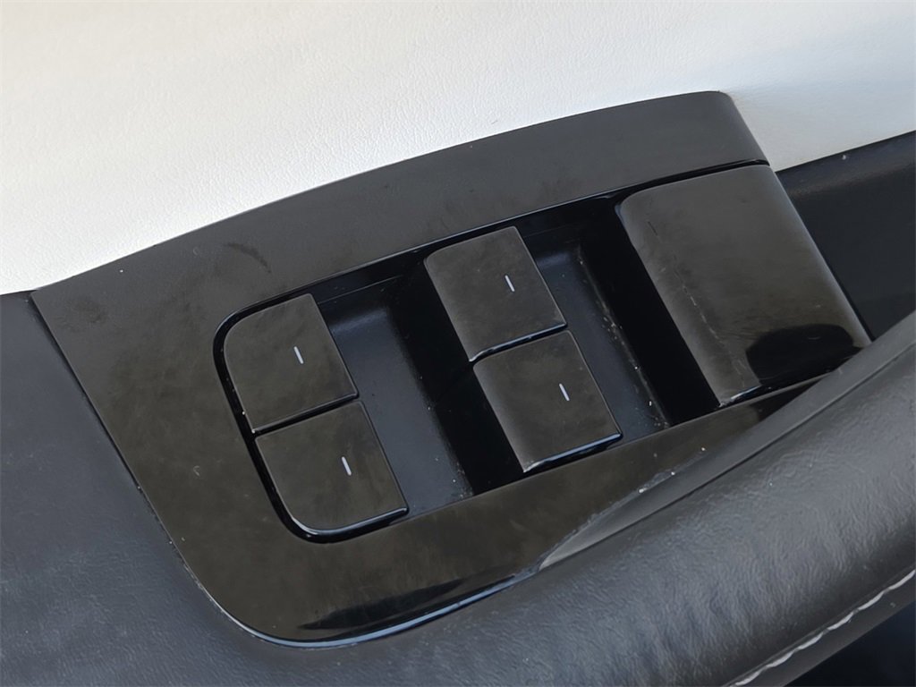 Used 2021 Tesla Model Y Long Range image 17