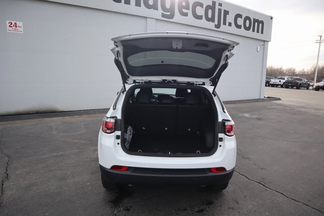 New 2026 Jeep Compass Latitude image 22