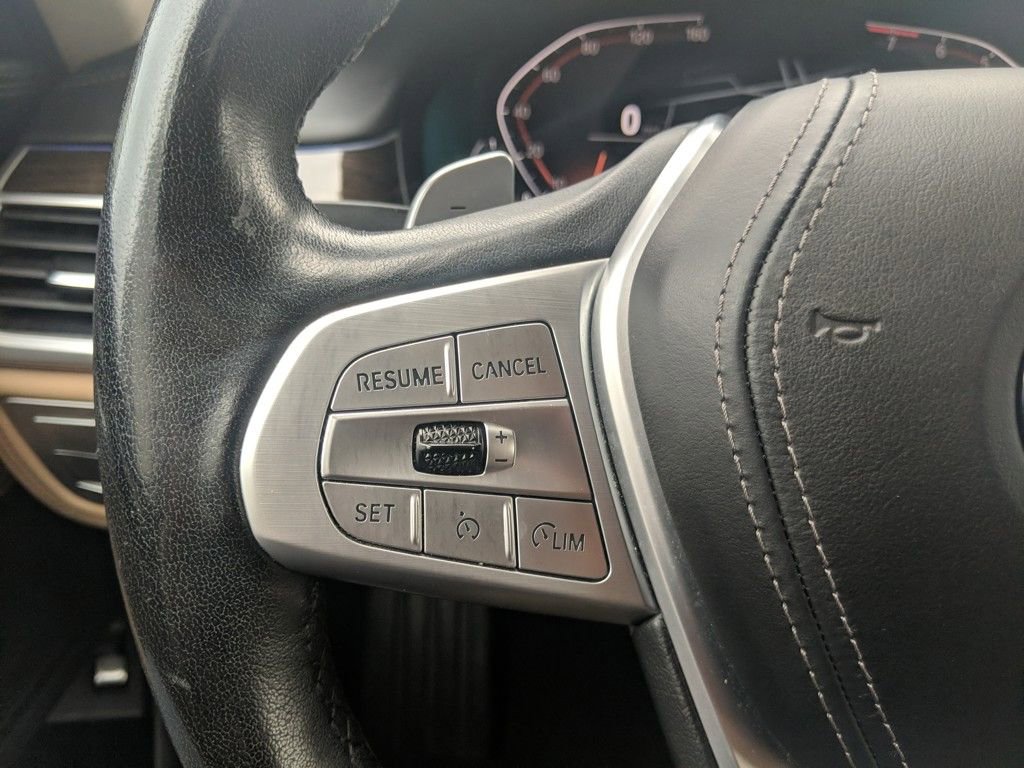 Used 2022 BMW 740i w/ Premium Package image 22