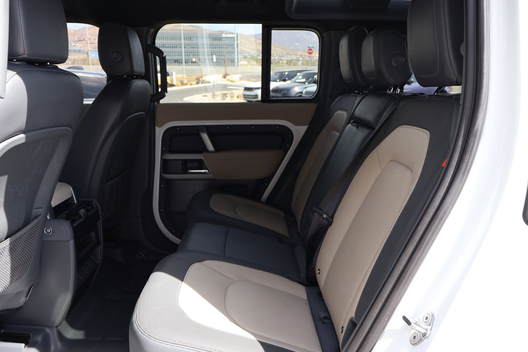 Certified 2023 Land Rover Defender 110 X-Dynamic SE image 26