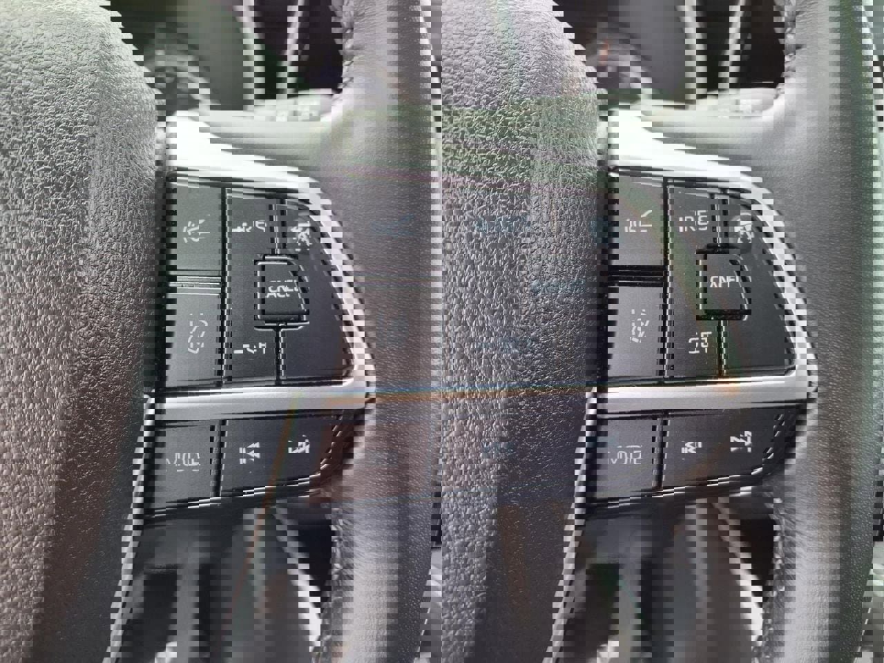 Used 2022 Toyota Highlander XLE image 25