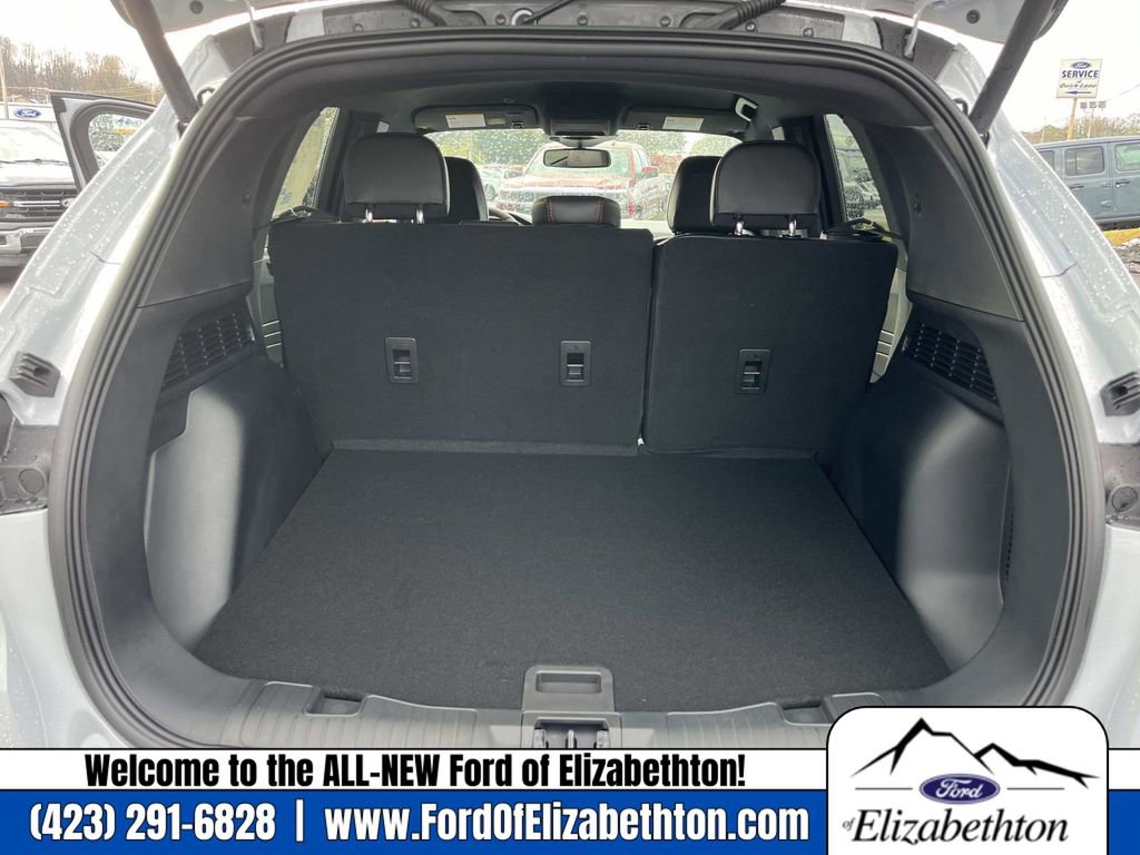 New 2026 Ford Escape ST-Line Elite w/ Class II Trailer Tow Package image 18
