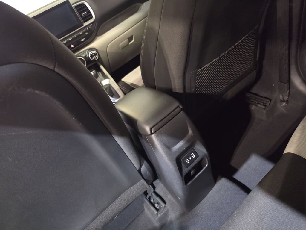 Used 2024 Hyundai Venue SEL FWD image 22