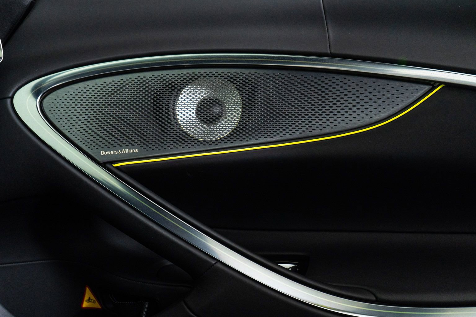 Used 2025 McLaren Artura Spider image 26