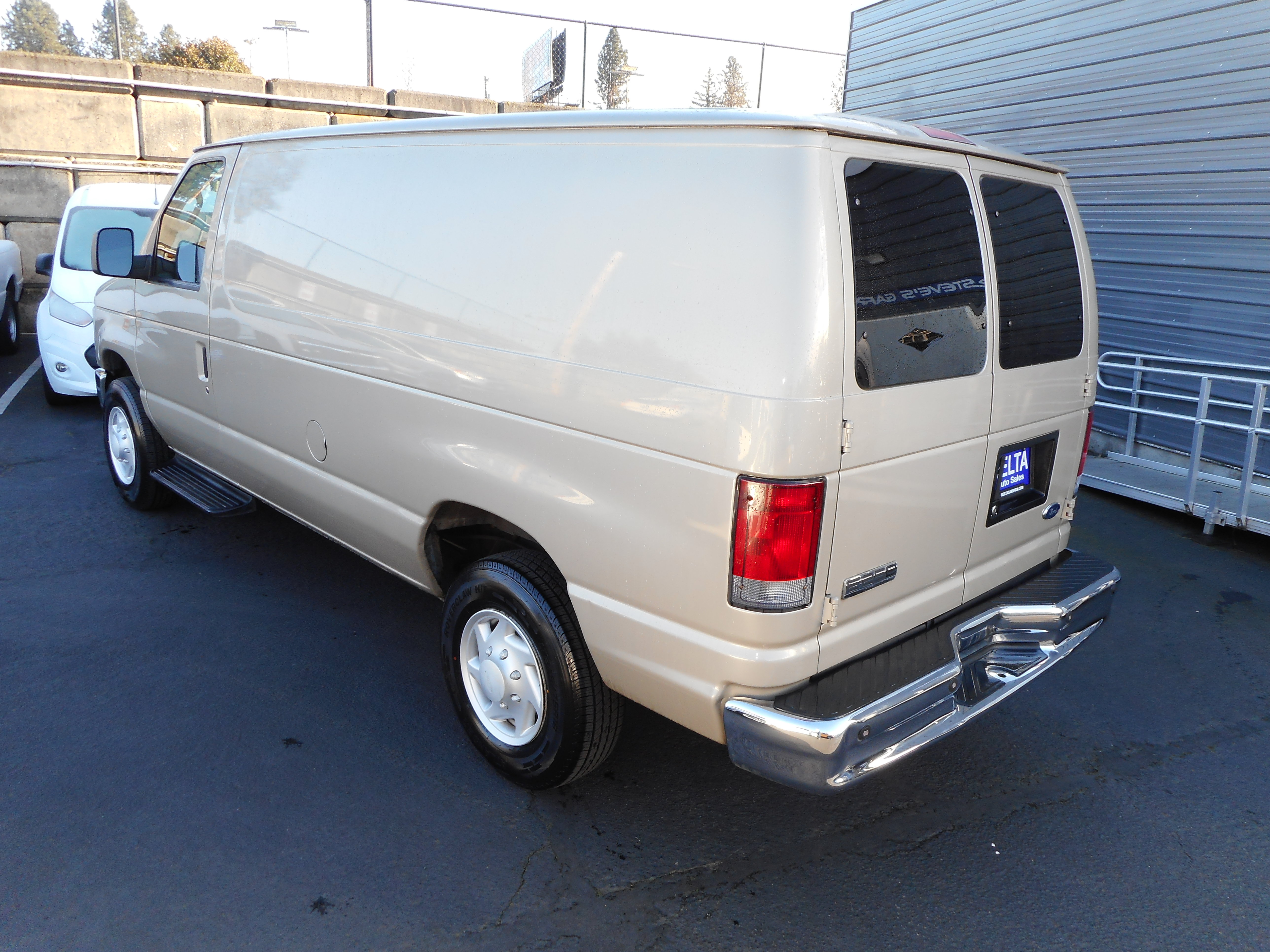 Used 2008 Ford E-250 and Econoline 250 RWD image 11