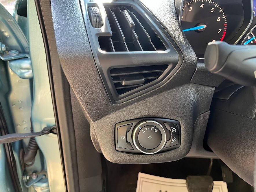 Used 2013 Ford Escape SE FWD image 11