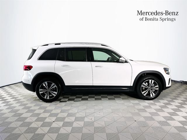 Used 2026 Mercedes-Benz GLB 250 4MATIC image 8