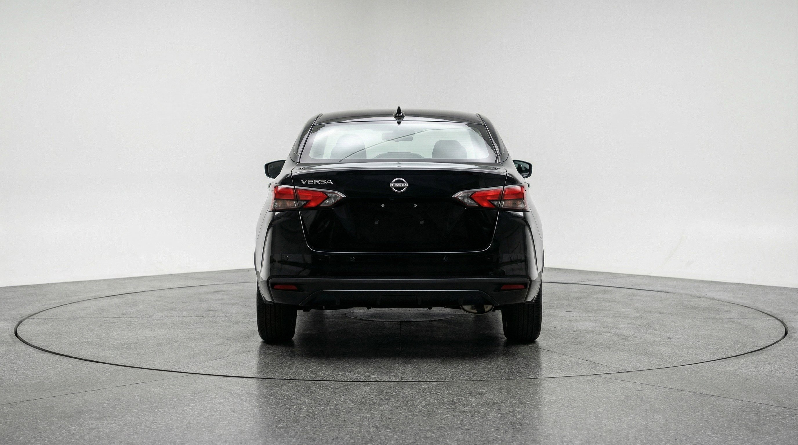 Used 2025 Nissan Versa SV image 7