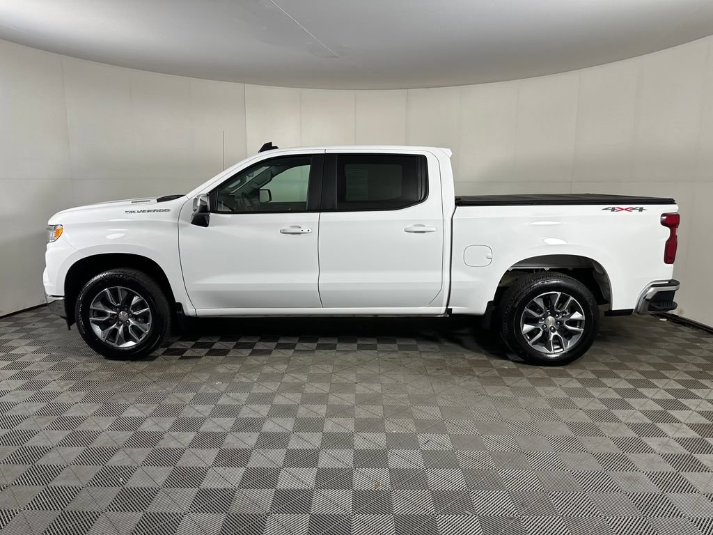 Used 2025 Chevrolet Silverado 1500 LT AWD/4WD image 2