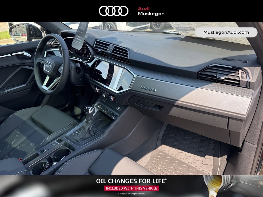 New 2025 Audi Q3 2.0T Premium image 30