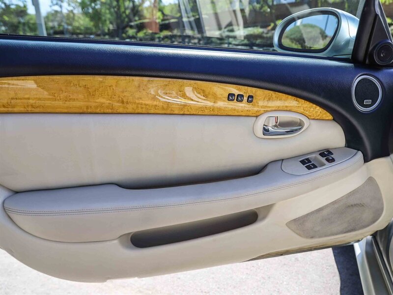 Used 2002 Lexus SC 430 Convertible RWD image 23