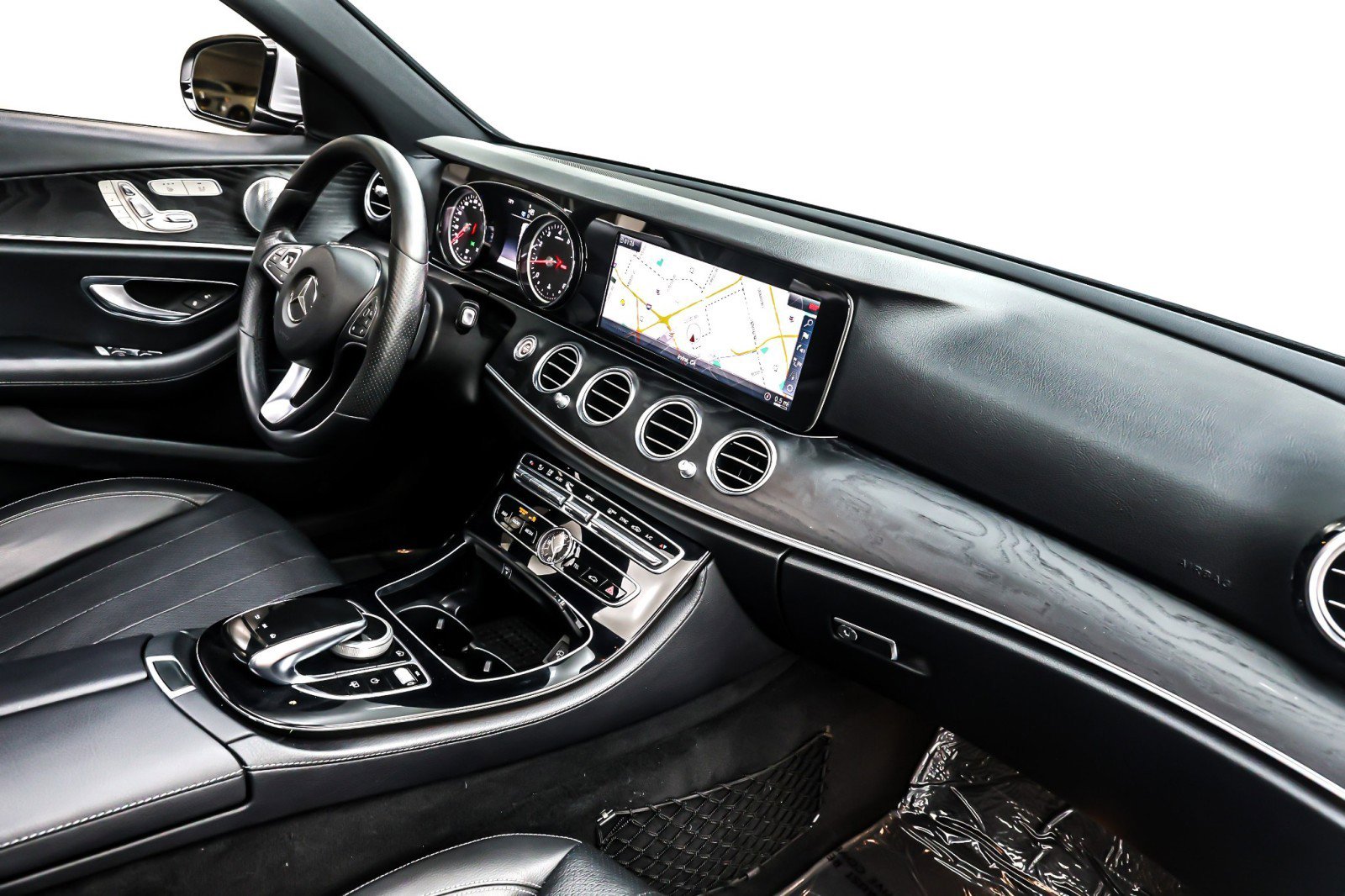 Used 2017 Mercedes-Benz E 300 image 16