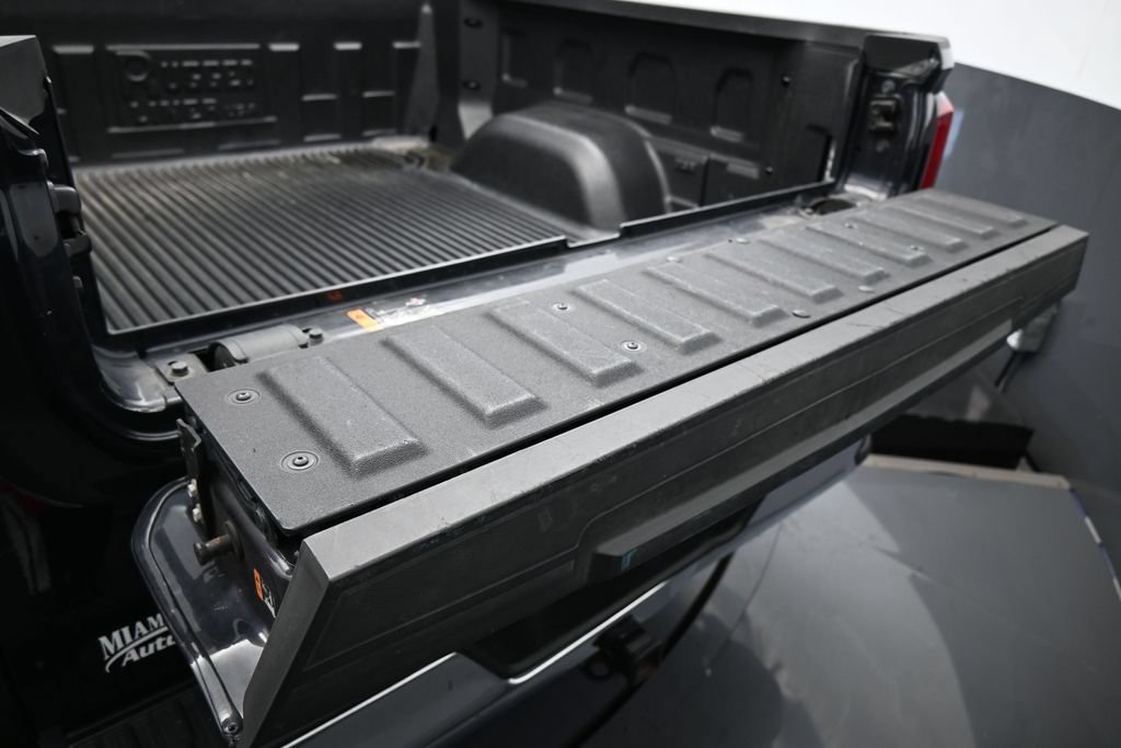 Used 2025 GMC Sierra 1500 SLT RWD image 40