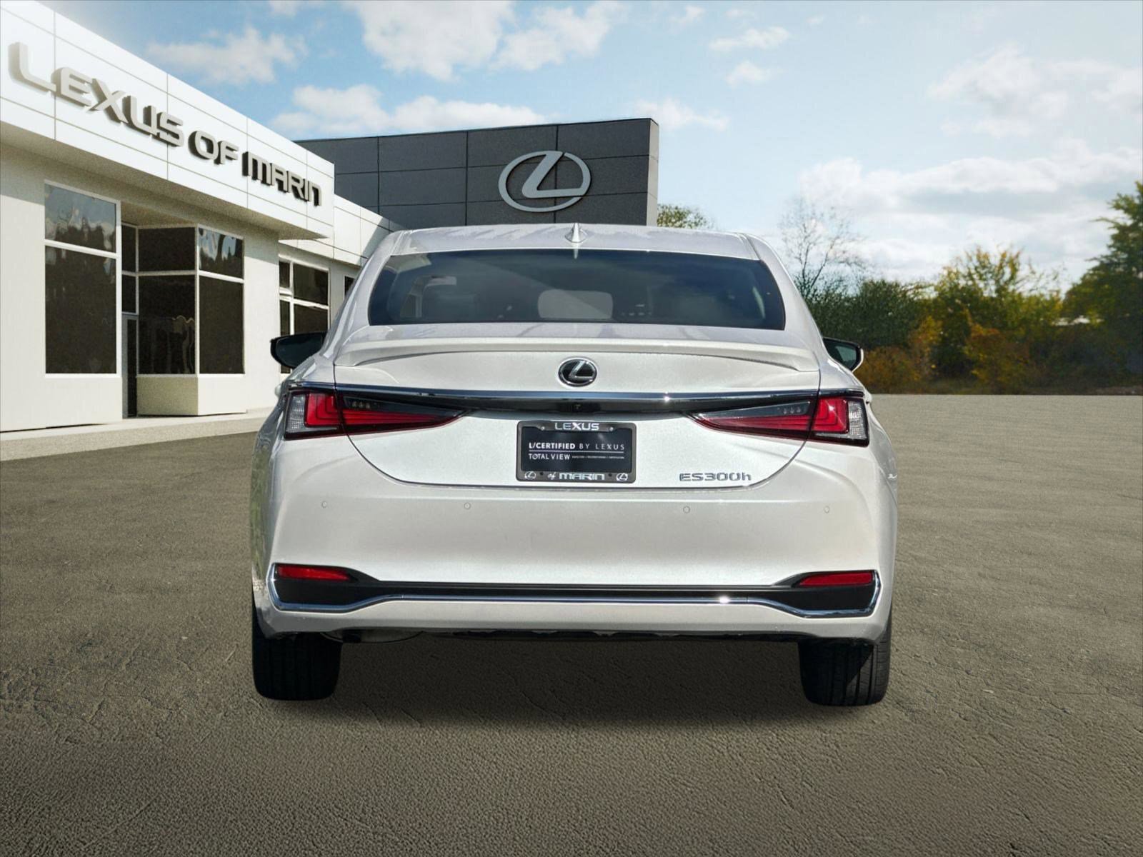 Certified 2025 Lexus ES 300h w/ Premium Package image 9