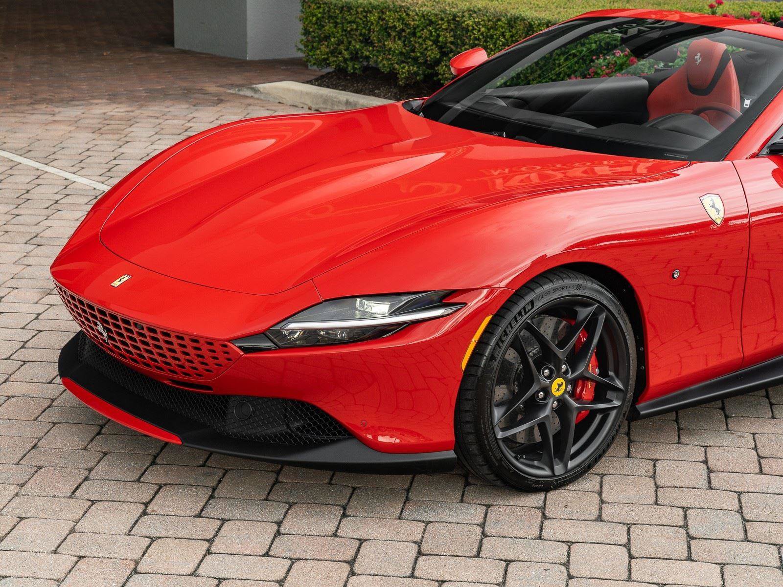 Used 2024 Ferrari Roma Spider RWD image 5