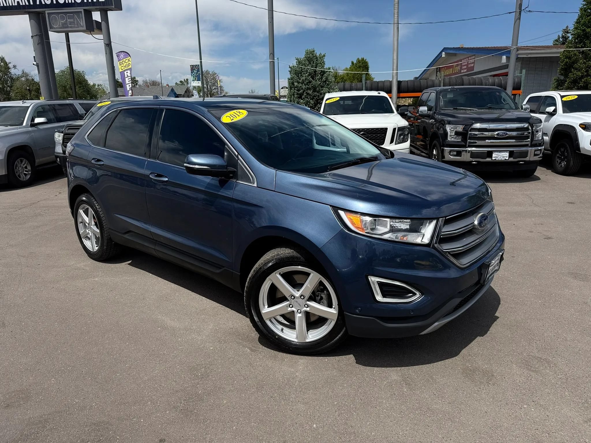 Used 2018 Ford Edge Titanium w/ Equipment Group 302A AWD/4WD image 3
