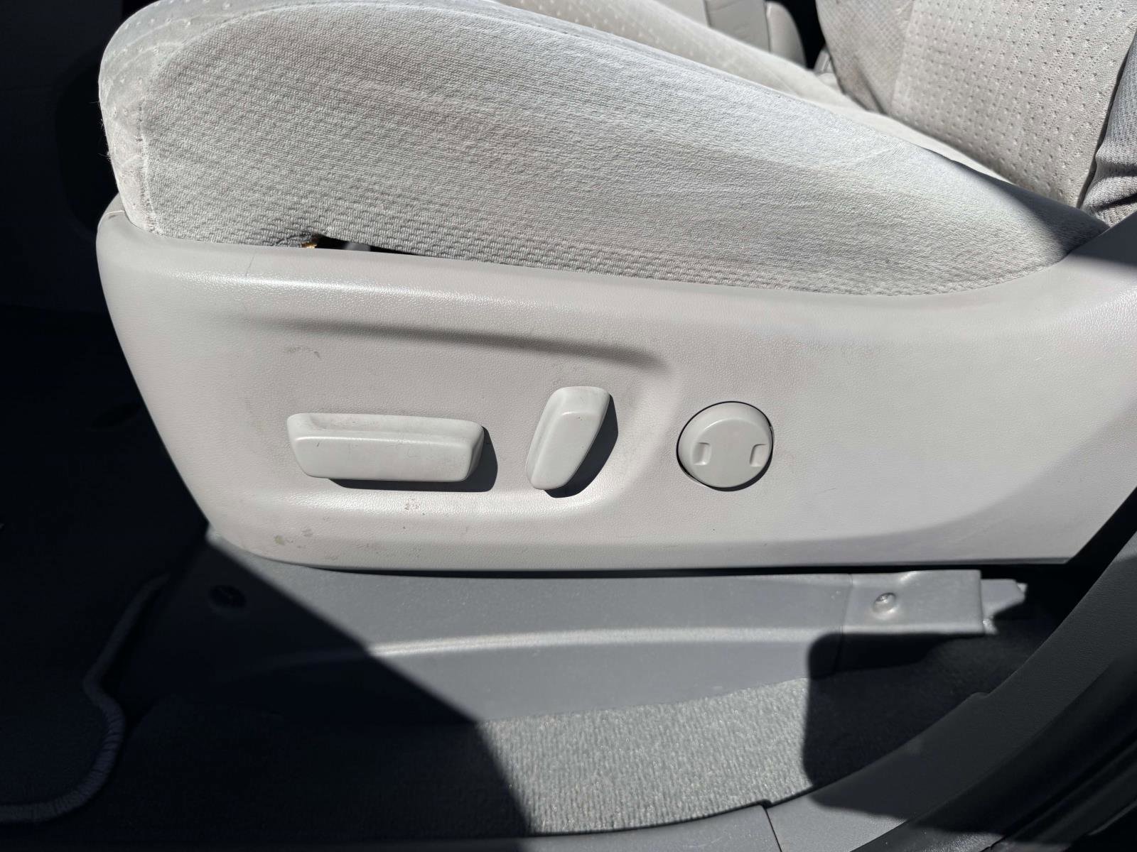 Used 2020 Toyota Sienna LE image 16