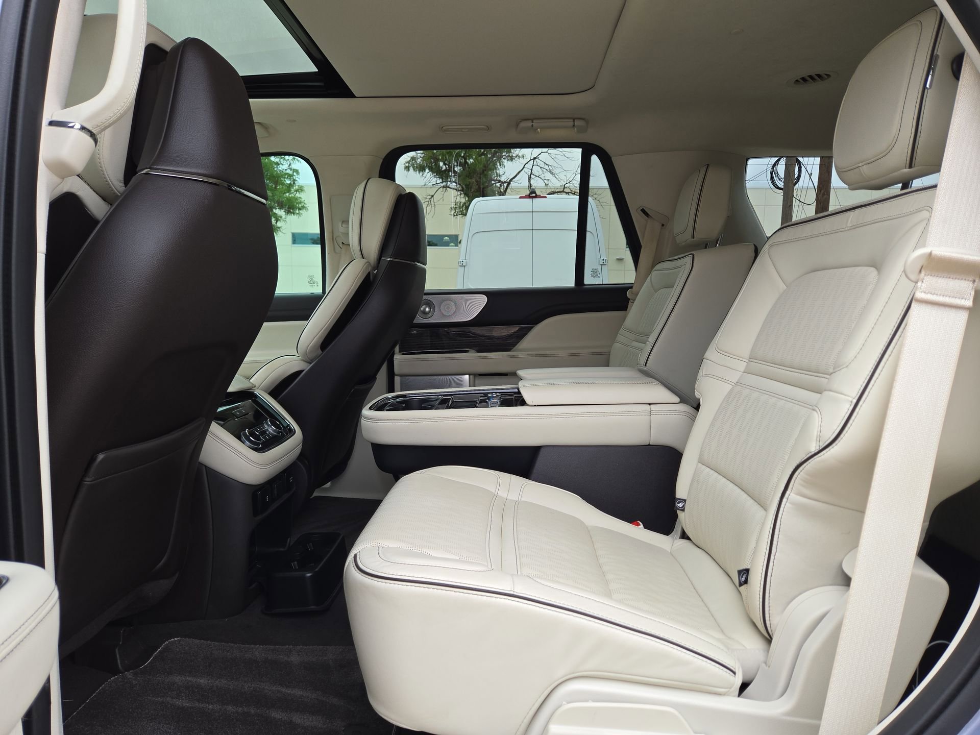 Used 2020 Lincoln Navigator Black Label AWD/4WD image 13