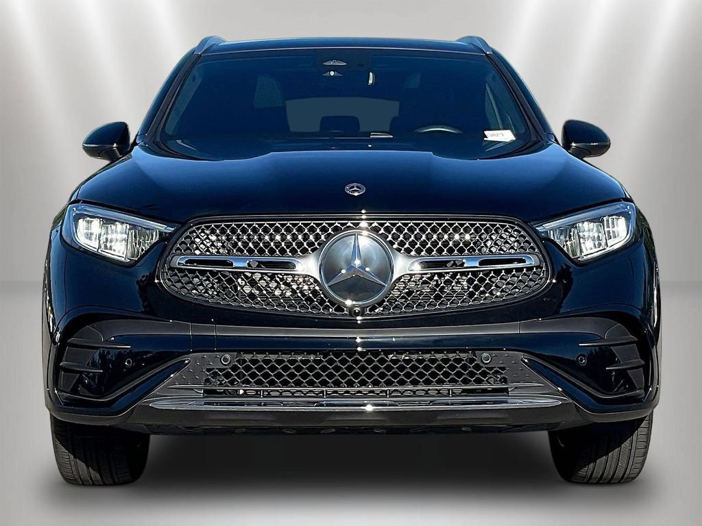 Used 2026 Mercedes-Benz GLC 300 image 2