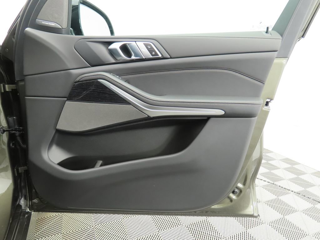 New 2026 BMW X5 xDrive40i w/ M Sport Package image 26