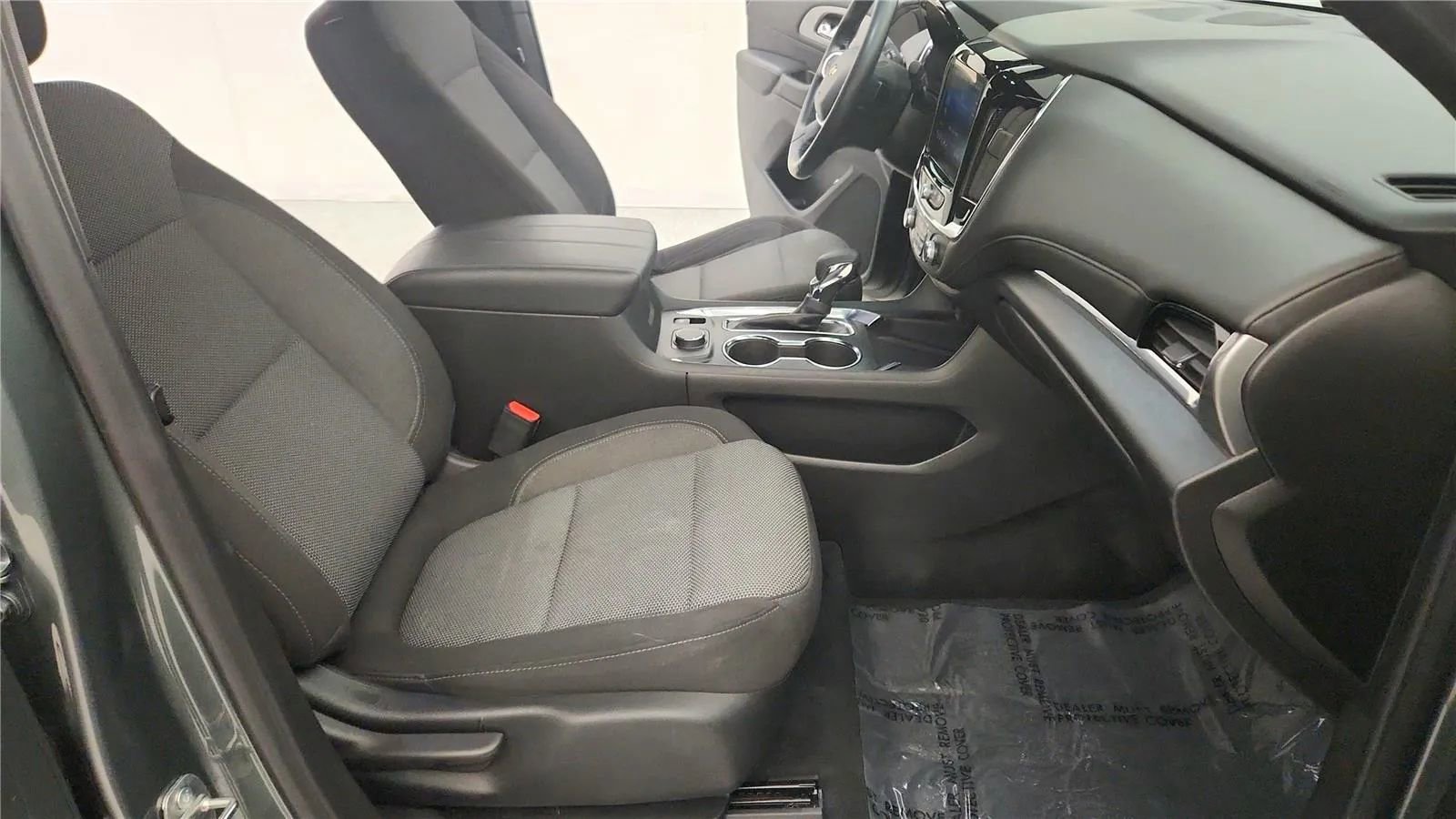 Used 2023 Chevrolet Traverse LT image 36