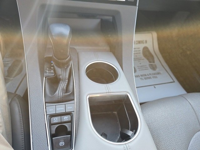 Used 2019 Toyota Avalon Limited image 15