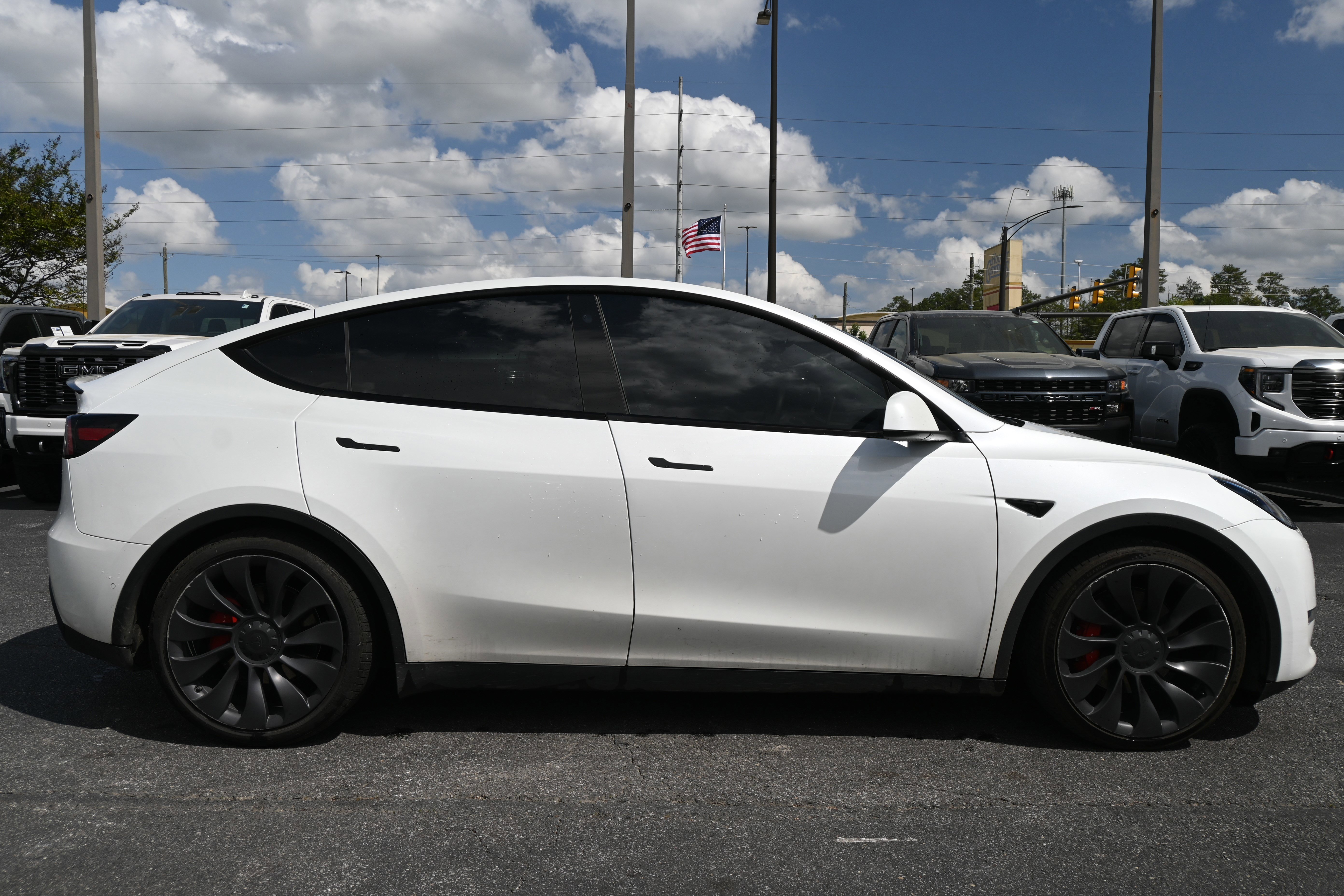 Used 2022 Tesla Model Y Performance image 16