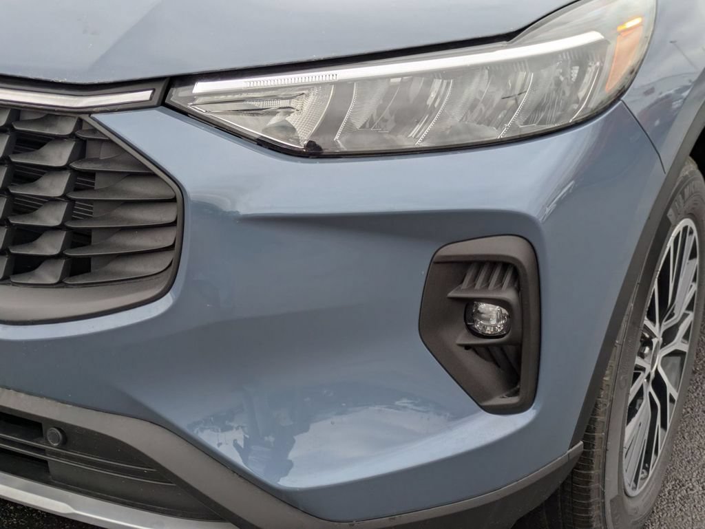 New 2024 Ford Escape SE FWD image 11