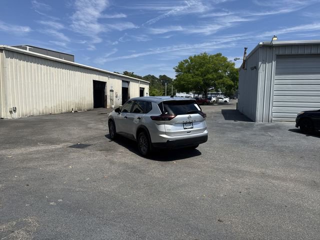 Used 2024 Nissan Rogue S FWD image 7