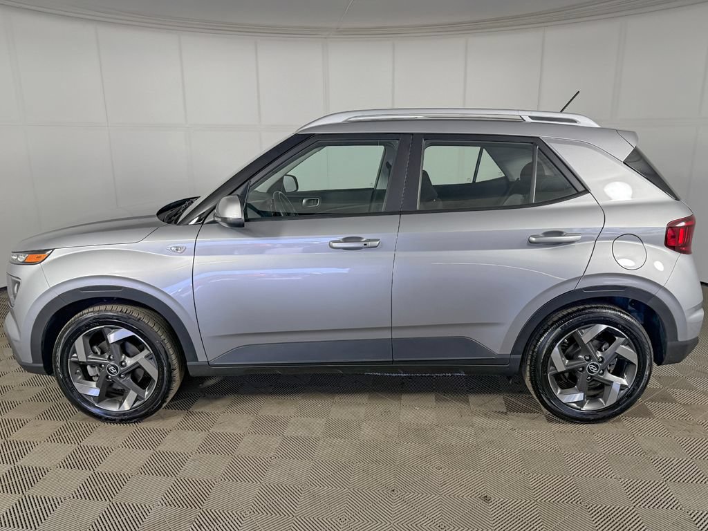Certified 2026 Hyundai Venue SEL FWD image 13