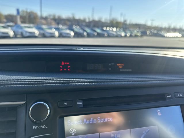 Used 2019 Toyota Highlander XLE image 18