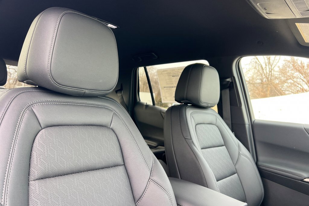 New 2026 Chevrolet Equinox LT w/ Convenience Package II image 14