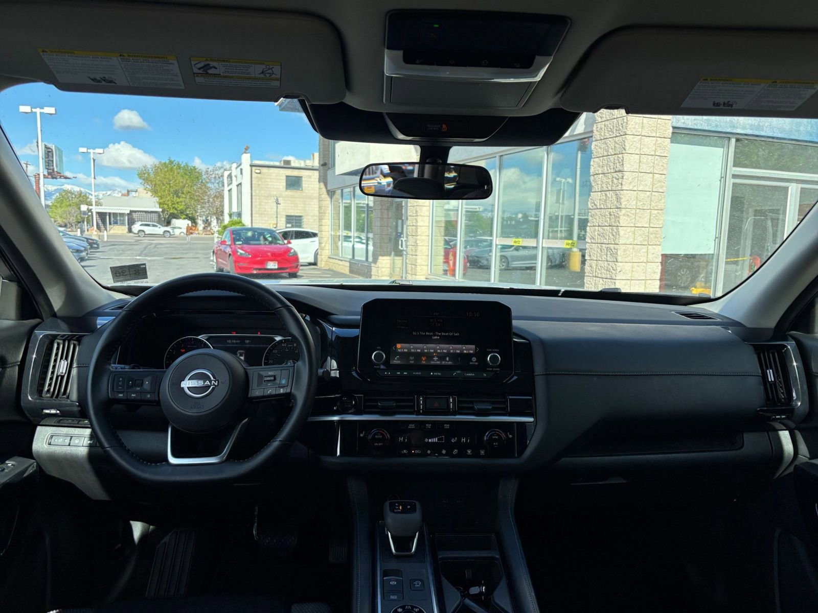 Used 2025 Nissan Pathfinder SV image 36
