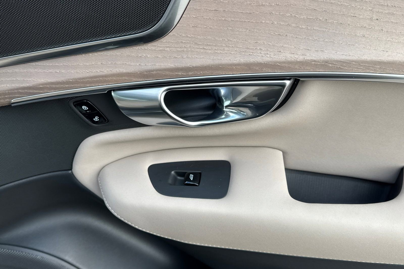 Certified 2026 Volvo XC90 B5 Plus w/ Protection Package image 20