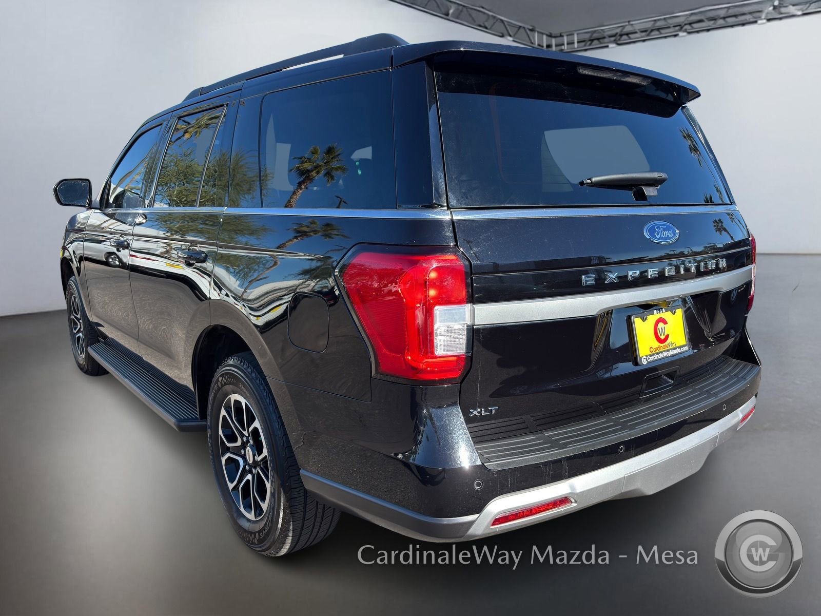 Used 2024 Ford Expedition XLT image 6