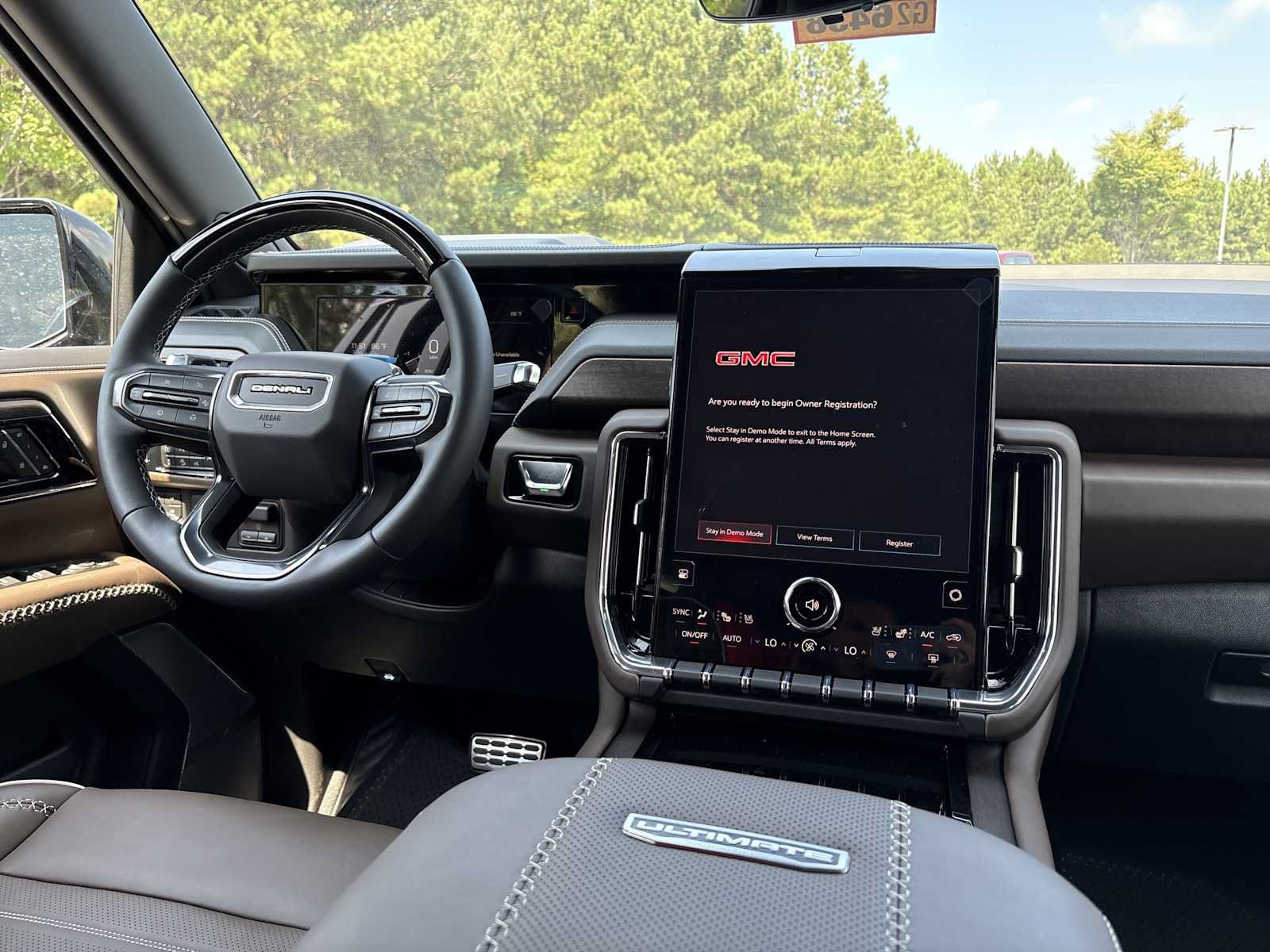 New 2026 GMC Yukon Denali Ultimate AWD/4WD image 3