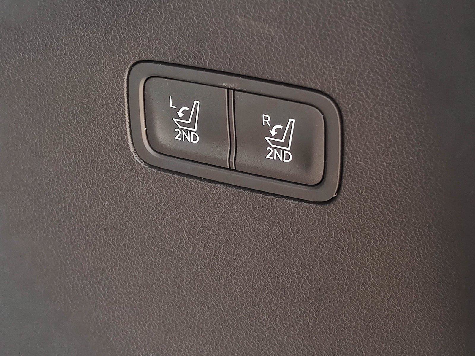 Used 2024 Hyundai Santa Fe Limited FWD image 7