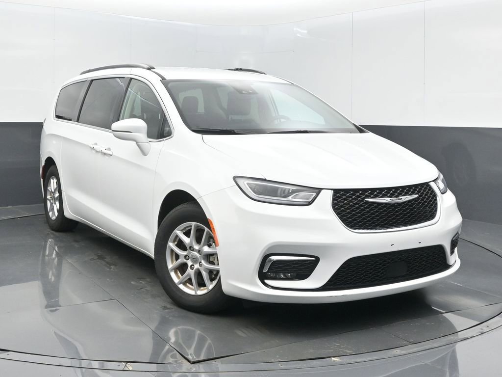 Used 2022 Chrysler Pacifica Touring-L video 2