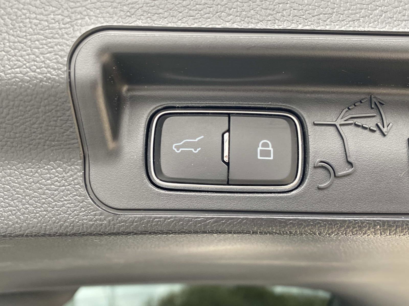 Used 2023 Ford Explorer ST w/ Equipment Group 401A image 8