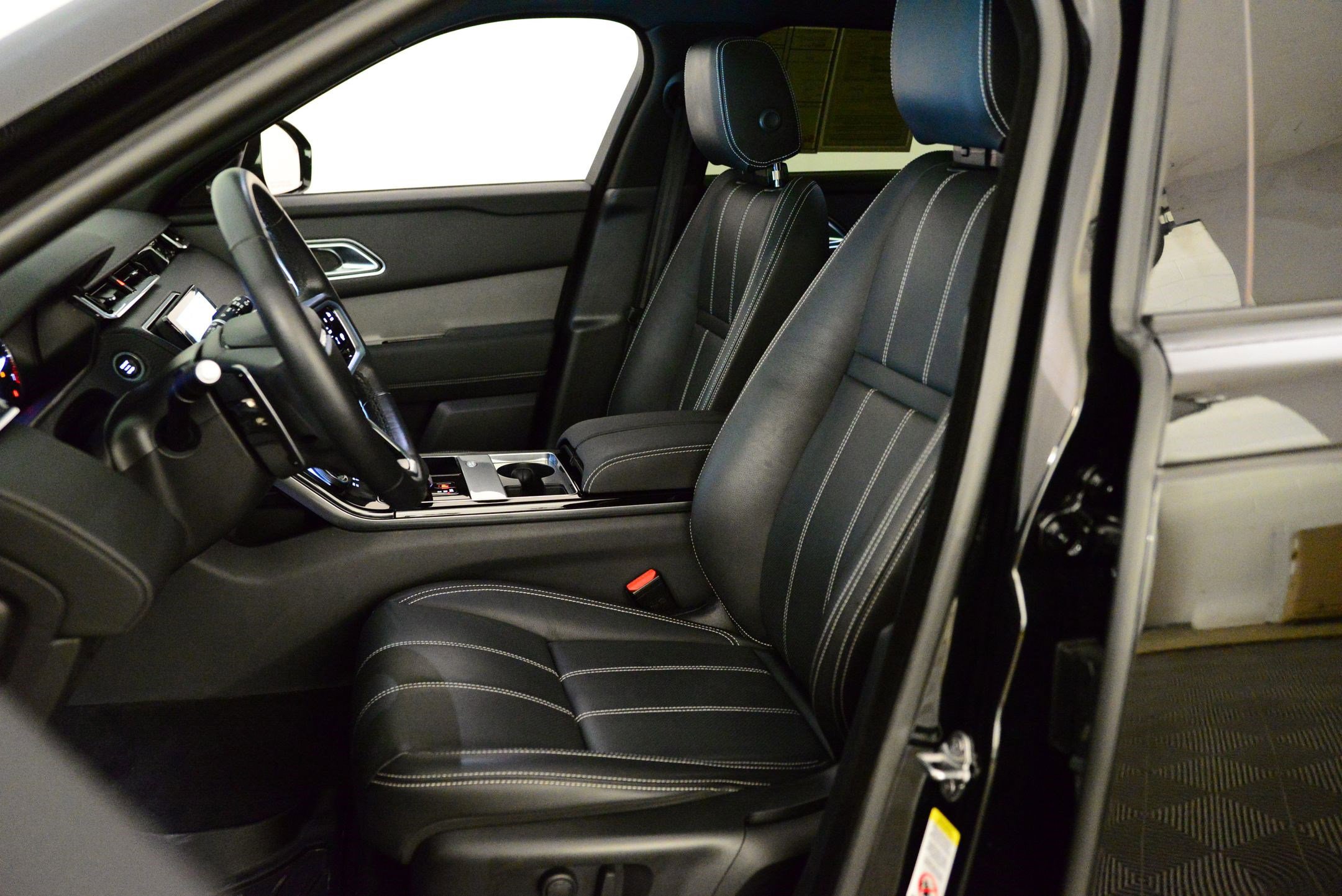 Used 2023 Land Rover Range Rover Velar S image 5