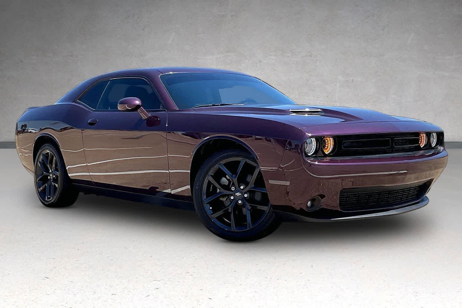 Used 2021 Dodge Challenger SXT w/ Driver Convenience Group RWD image 18