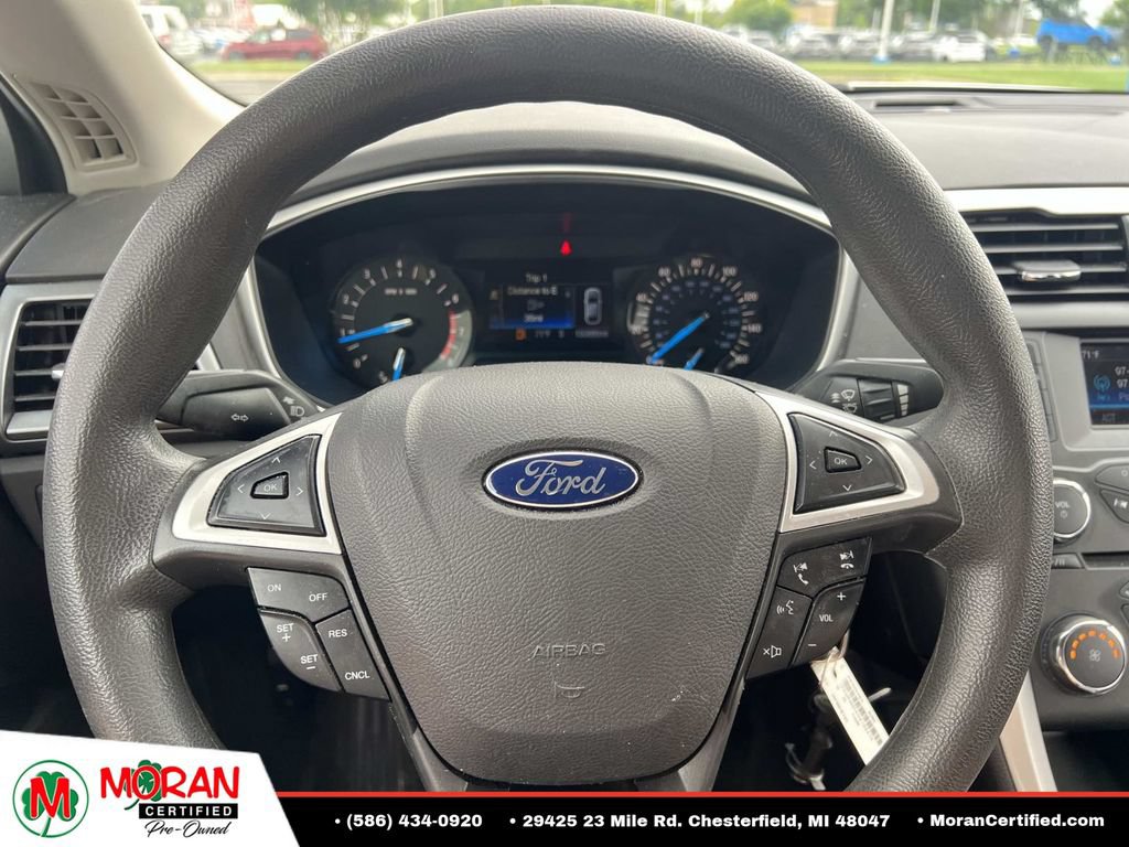 Used 2016 Ford Fusion SE FWD image 17