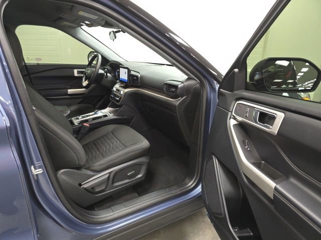 Used 2021 Ford Explorer XLT AWD/4WD image 5