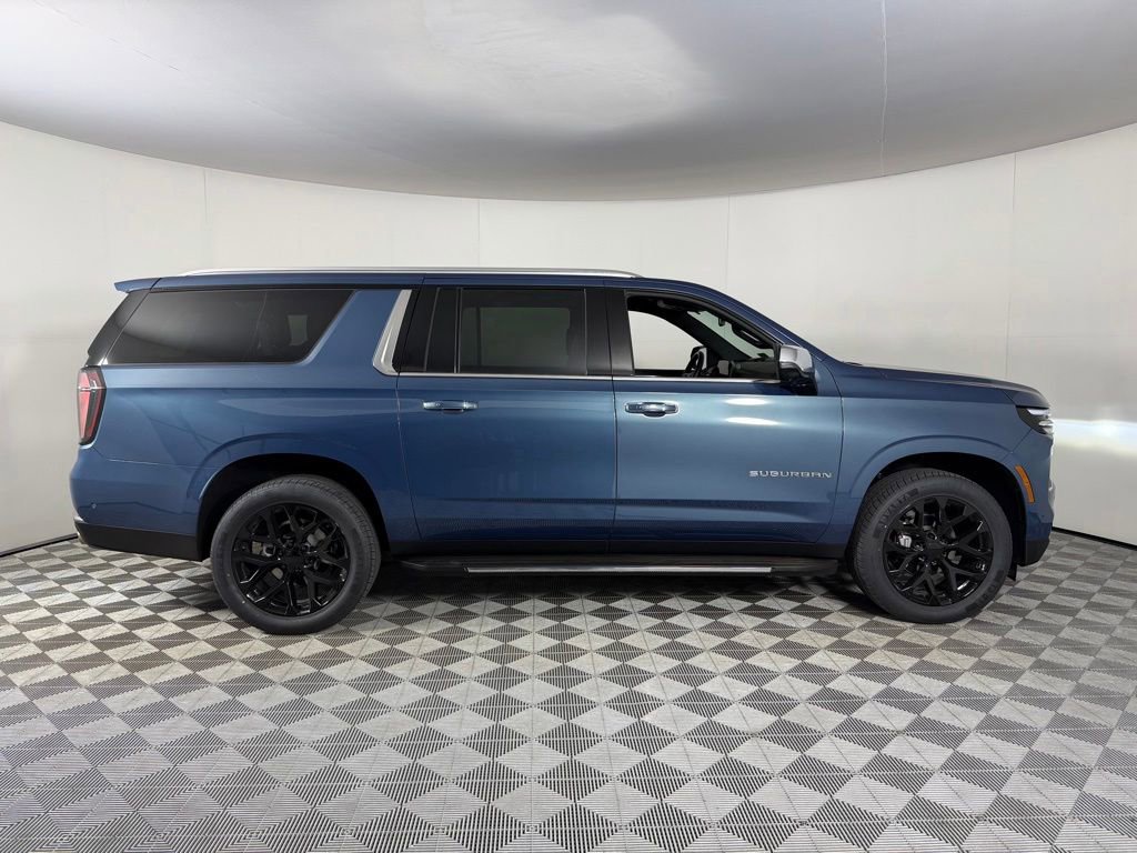 Used 2025 Chevrolet Suburban Premier RWD image 3
