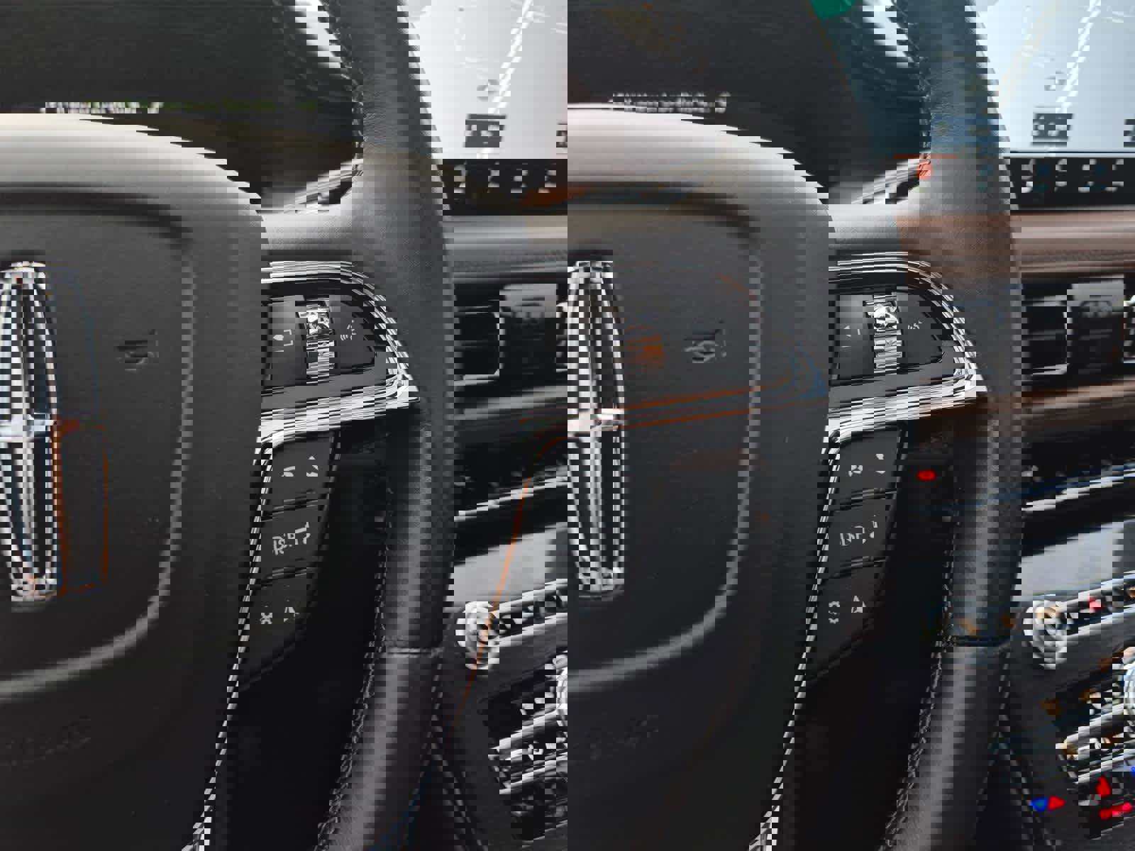 Used 2023 Lincoln Nautilus Reserve w/ Equipment Group 201A image 22