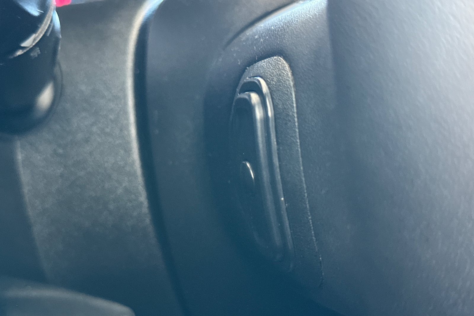 Used 2025 RAM 1500 Laramie image 37