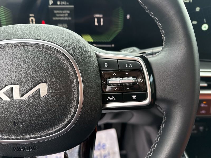 Used 2025 Kia Sorento S image 31