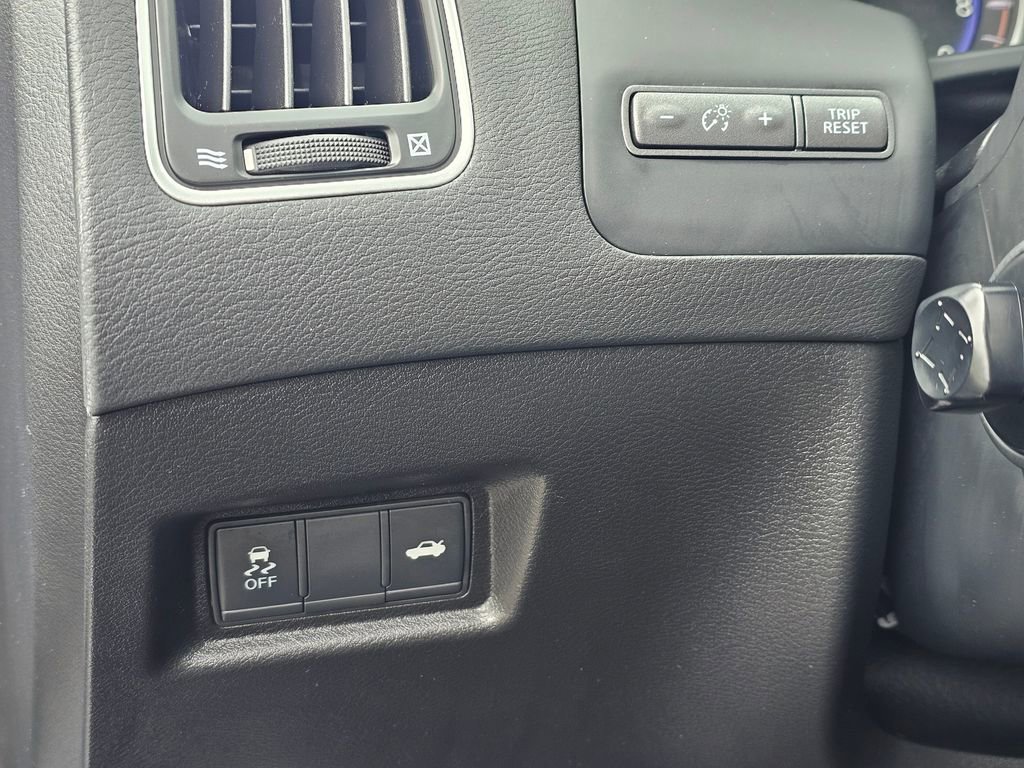 Used 2017 INFINITI Q50 Sport image 24