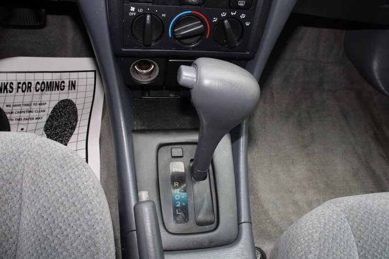 Used 2000 Toyota Camry LE w/ Value Pkg 3 FWD image 8