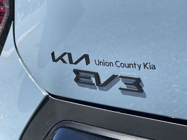 New 2027 Kia EV3 Wind FWD image 8